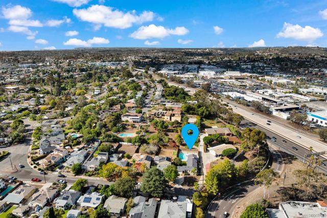 5170 Randlett Dr, La Mesa CA: https://media.crmls.org/mediaz/4cb4a92c-1da9-4c77-89a6-fab37ffd7689.jpg