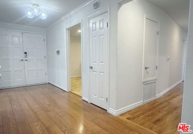 14271 Dickens Street, Sherman Oaks CA: https://media.crmls.org/mediaz/4cb4eedd-905d-4c4b-91eb-db4676e3ddce.jpg