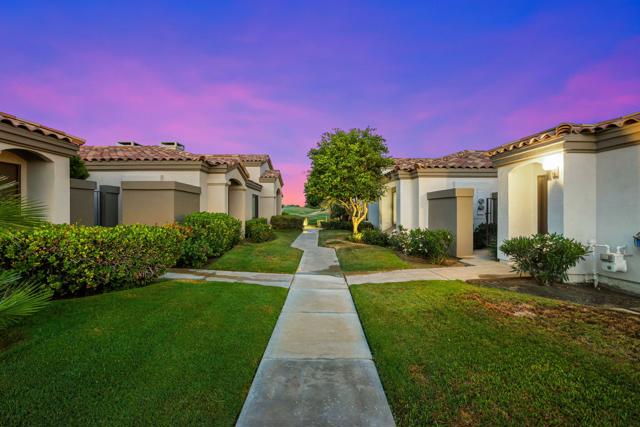 54808 Inverness Way, La Quinta CA: https://media.crmls.org/mediaz/4cb4ef64-a983-4986-aeb7-be0eba0bdcf9.jpg