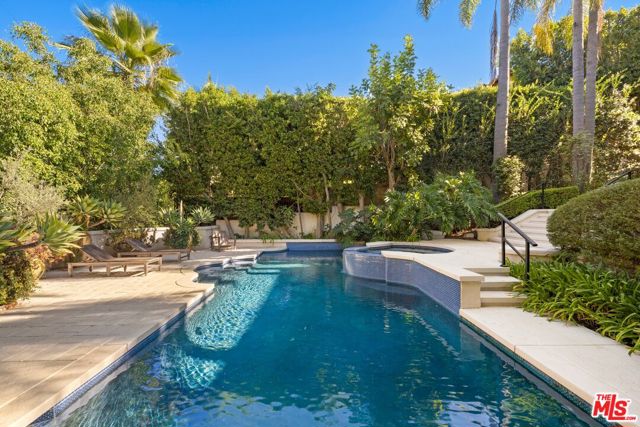 8 Oakmont Drive, Los Angeles CA: https://media.crmls.org/mediaz/4cb53bb3-0f7b-42de-8d0e-bdfe3975a106.jpg