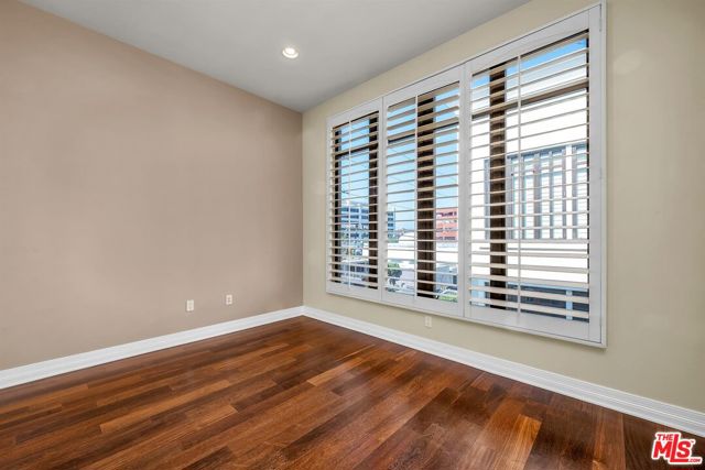 11847 Gorham Avenue, Los Angeles CA: https://media.crmls.org/mediaz/4cb591c3-228b-4982-9757-8408b379a190.jpg
