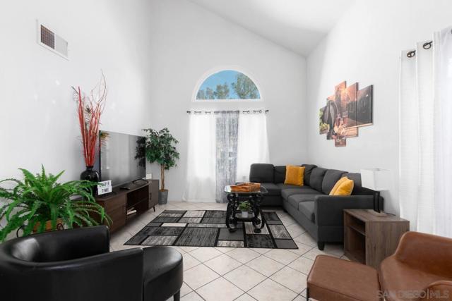 24643 Leafwood Dr, Murrieta CA: https://media.crmls.org/mediaz/4cb59b8f-782f-4b87-b477-b3b825177691.jpg