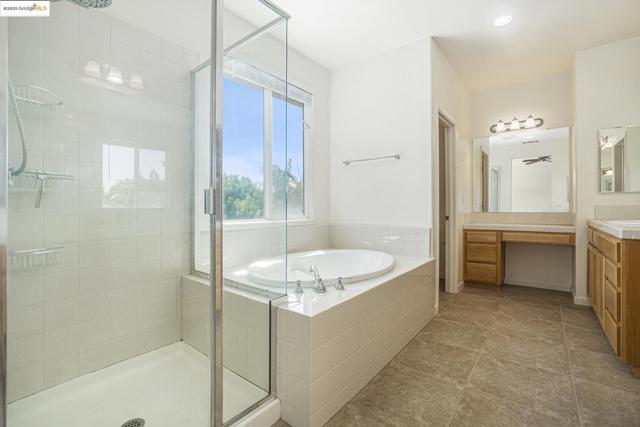 752 Jennifer Street, Brentwood CA: https://media.crmls.org/mediaz/4cb5a8d6-78c3-49c0-9407-f99eecee9674.jpg