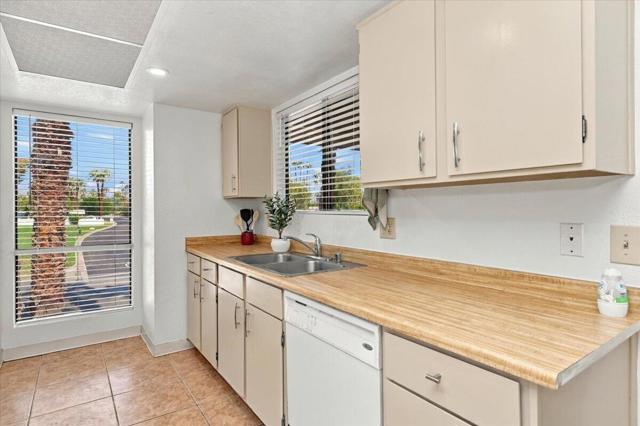 5115 E Waverly Drive #D30, Palm Springs, CA 92264