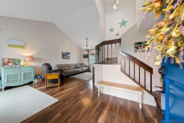 10424 Nubbin Ct, Santee CA: https://media.crmls.org/mediaz/4cb614e2-ccad-427d-92bc-309465c165f4.jpg
