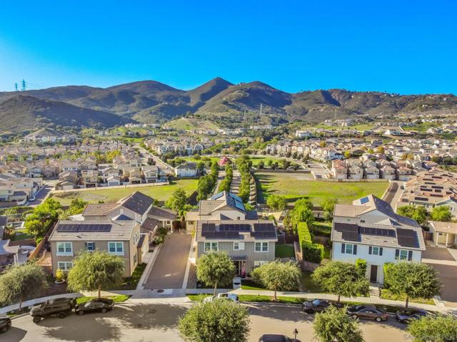 2769 Overlook Point Dr, Escondido CA: https://media.crmls.org/mediaz/4cb62af2-a66f-45ee-ba76-88ecbd5d7dcf.jpg