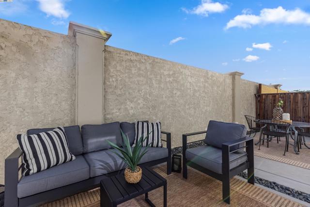 2209 Shiraz Cmn, Livermore CA: https://media.crmls.org/mediaz/4cb6be72-52a8-4e3b-89a3-2ea8c4ece37e.jpg