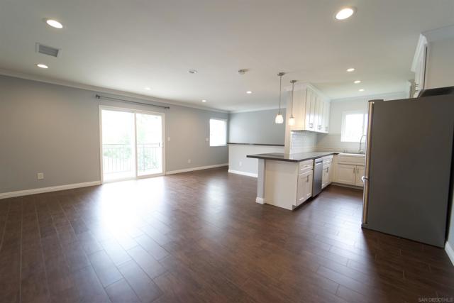 7915 Camino Kiosco, San Diego CA: https://media.crmls.org/mediaz/4cb786b1-1bd0-4ed3-92f1-c4f4c62bfee1.jpg