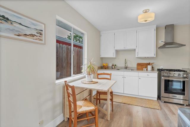 130 Hainline Road, Aptos CA: https://media.crmls.org/mediaz/4cb786b1-ede6-4863-a329-3fa09a589710.jpg