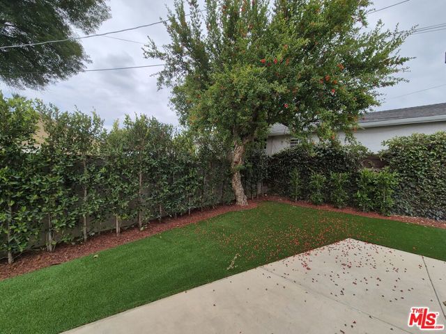 6641 Chimineas Avenue, Reseda CA: https://media.crmls.org/mediaz/4cb805ec-8611-41ab-a7ae-bf33b4b9fd1f.jpg