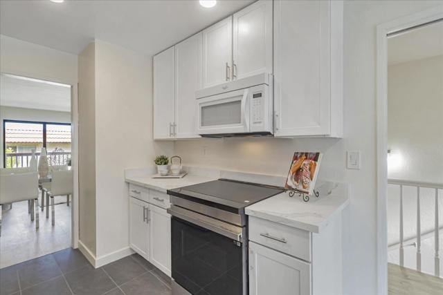 4074 Farm Hill Boulevard, Redwood City CA: https://media.crmls.org/mediaz/4cb837c7-dd8f-4533-a974-ad5e0357e08d.jpg