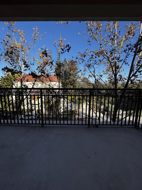 200 Sheridan Avenue, Palo Alto CA: https://media.crmls.org/mediaz/4cb8bff2-46fb-453e-88f6-dbe376fd9aa3.jpg