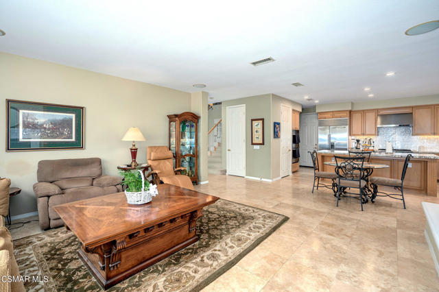 4566 Bluewood Court, Moorpark CA: https://media.crmls.org/mediaz/4cb9bbcc-6d55-4f10-9bf8-6d5b3ab82adf.jpg