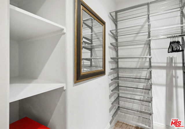 16123 W Sunset Boulevard, Pacific Palisades CA: https://media.crmls.org/mediaz/4cb9f275-8952-4ff2-9a49-7296d563aa07.jpg