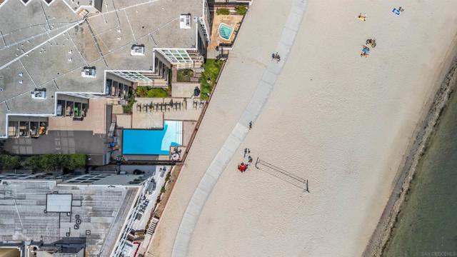 1221 Parker Pl, San Diego CA: https://media.crmls.org/mediaz/4cbb48bb-49e3-436b-abe4-3f4874599f7b.jpg