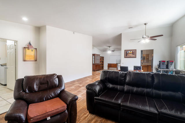 65866 Estrella Avenue, Desert Hot Springs CA: https://media.crmls.org/mediaz/4cbb98b6-3e70-49d1-90ef-647b79b24112.jpg