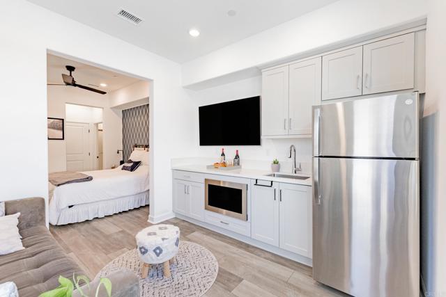 Detail Gallery Image 7 of 51 For 10405 Galen Way, San Diego,  CA 92126 - 3 Beds | 3 Baths