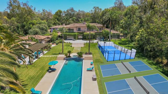 16356 Rambla De Las Flores, Rancho Santa Fe CA: https://media.crmls.org/mediaz/4cbc0164-e685-4731-aa79-b0b5a8660810.jpg