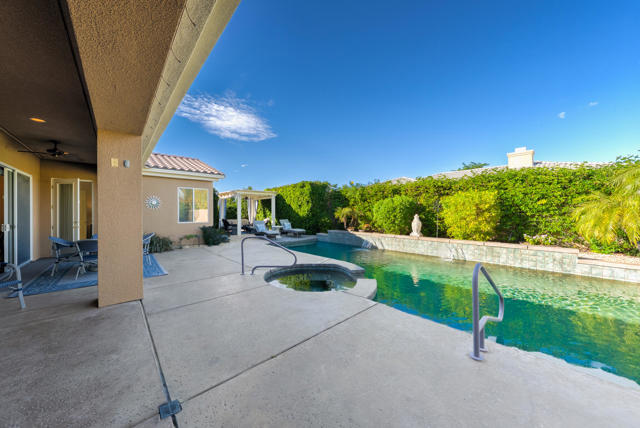 6 Dickens Court, Rancho Mirage, CA 92270