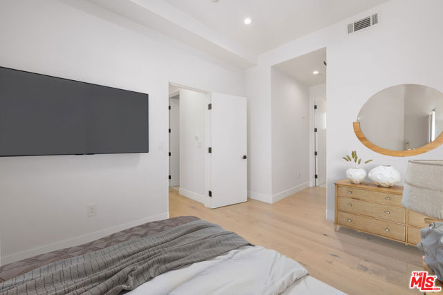 741 N Gramercy Place, Los Angeles CA: https://media.crmls.org/mediaz/4cbcc55f-b587-498c-9ca0-a93c47f988c2.jpg