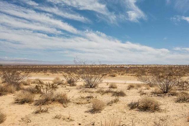 210 Kuna Avenue, Landers CA: https://media.crmls.org/mediaz/4cbd067f-0713-414b-9aac-7442381ac7d4.jpg