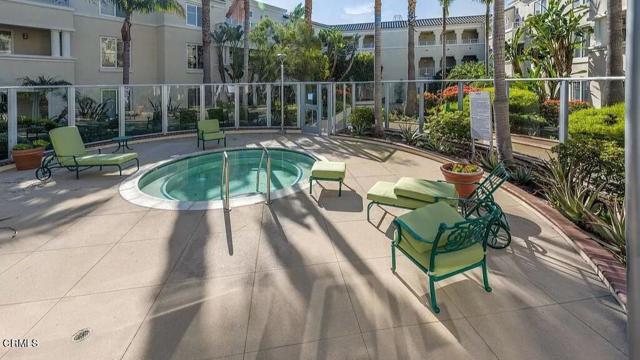 4346 Tradewinds Drive, Oxnard CA: https://media.crmls.org/mediaz/4cbdbd3d-b1f9-4b12-97d4-0d9f0e393634.jpg