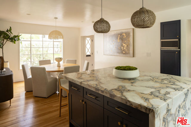 4039 Fairway Boulevard, View Park CA: https://media.crmls.org/mediaz/4cbdf060-a8a9-44d2-bf6e-b75331d09c1c.jpg
