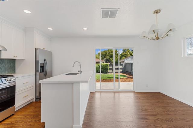 102 W 15Th St, Antioch CA: https://media.crmls.org/mediaz/4cbe07ee-42f9-405b-b90f-b7387cb799bf.jpg