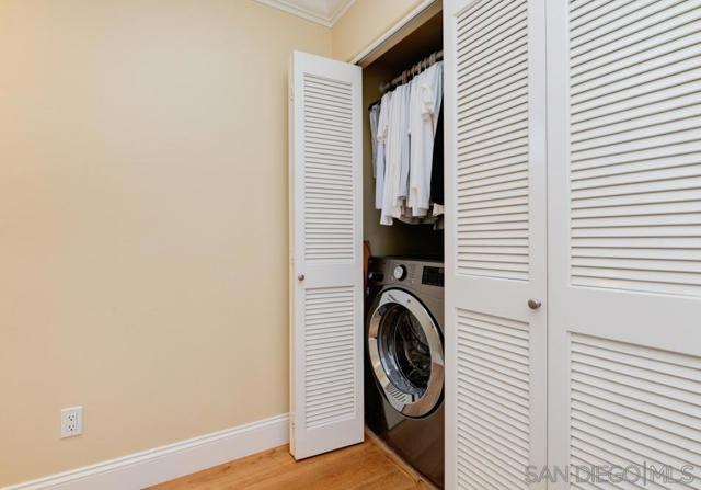 867 E Avenue, Coronado CA: https://media.crmls.org/mediaz/4cbe857a-6083-4516-83c6-ae05cf2de026.jpg