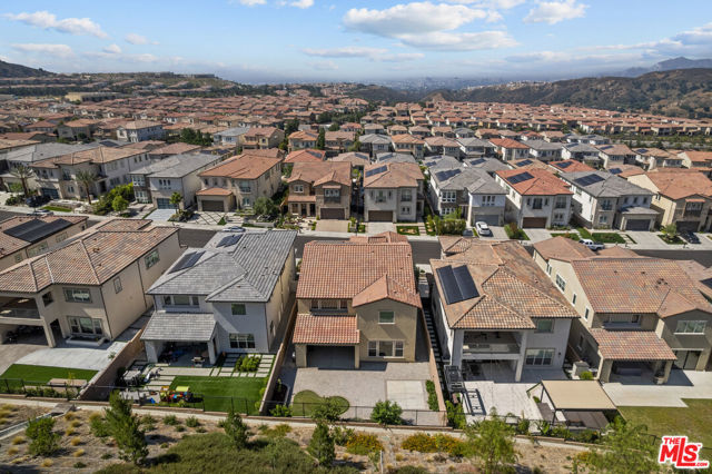 20723 W Deer Grass Court, Porter Ranch CA: https://media.crmls.org/mediaz/4cbeef5a-e166-42e0-b716-433d499fb8d5.jpg