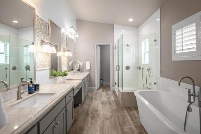 246 C Avenue, Coronado CA: https://media.crmls.org/mediaz/4cbf030d-b0ed-4ccb-86f7-63eb665df1eb.jpg