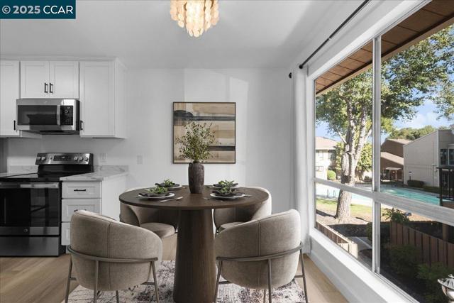 8975 Alcosta Blvd, San Ramon CA: https://media.crmls.org/mediaz/4cbfe119-1d15-4739-a151-68299c21b368.jpg