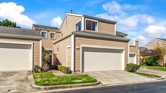 112 Crown Circle, South San Francisco CA: https://media.crmls.org/mediaz/4cbfe7c5-bf12-4fa7-8d98-a490a5d2f8e5.jpg