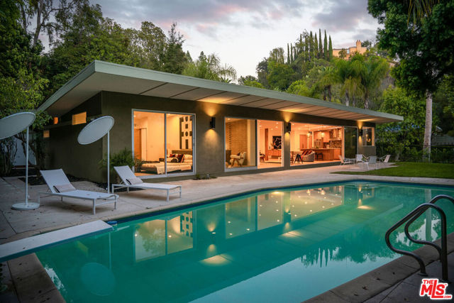 2283 San Ysidro Drive photo 1