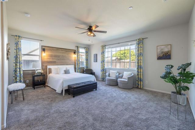 917 Talaria Ct, Oakley CA: https://media.crmls.org/mediaz/4cc02ee1-1155-4fb9-94c7-04ed3ed6fa43.jpg