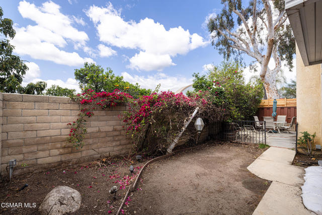 1475 Clayton Way, Simi Valley CA: https://media.crmls.org/mediaz/4cc0cdc2-7a9f-4011-8274-e430667eea24.jpg