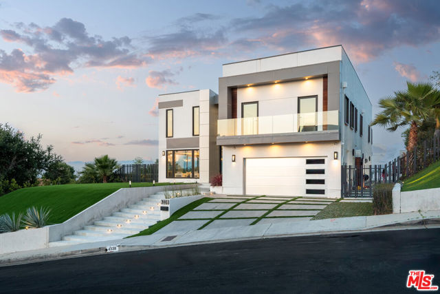 4338 Gayle Drive, Tarzana CA: https://media.crmls.org/mediaz/4cc1c0bd-e5c4-4be8-a33d-c1a75789c9e1.jpg
