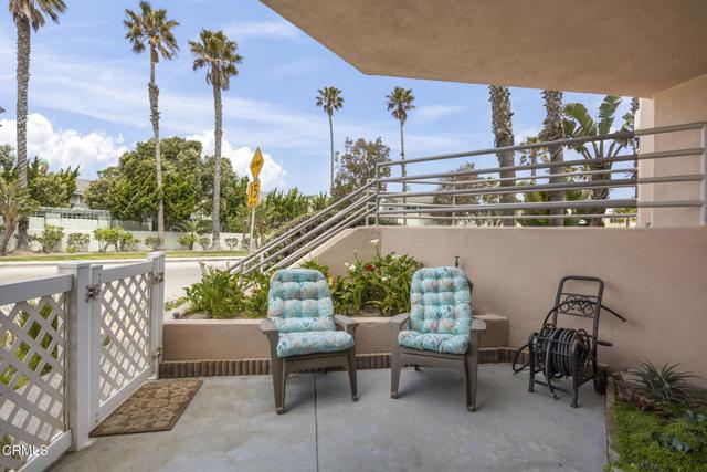 5270 W Wooley Road, Oxnard CA: https://media.crmls.org/mediaz/4cc24cf7-dc60-44cc-989a-d0bb30e8e32f.jpg