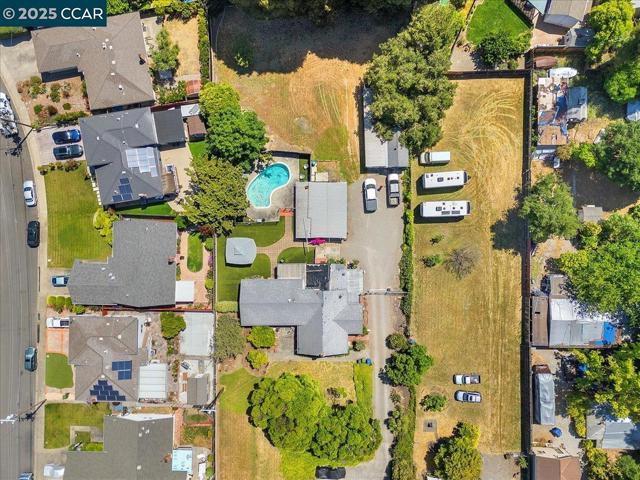 19358 Lake Chabot Rd, Castro Valley CA: https://media.crmls.org/mediaz/4cc26d1b-1539-4290-96a1-115335ef0dab.jpg