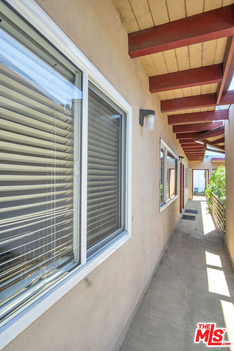 4600 Sawtelle Boulevard, Los Angeles CA: https://media.crmls.org/mediaz/4cc2b346-7dff-4039-a0a6-2d049cd862d9.jpg