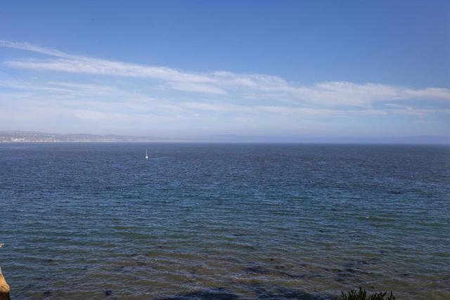 4840 Cliff Drive, Capitola CA: https://media.crmls.org/mediaz/4cc2f8e3-f0c2-482f-8e44-34ab482ccd8b.jpg