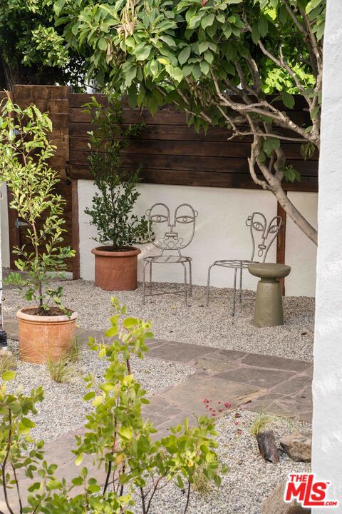 4331 4th Avenue, Los Angeles CA: https://media.crmls.org/mediaz/4cc386e5-888b-43fb-ae67-785e2c8cffa8.jpg