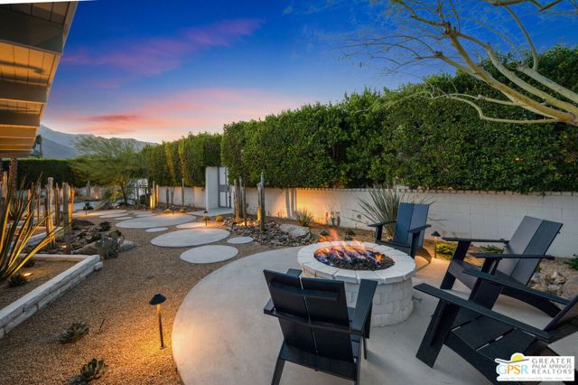1155 E Paseo El Mirador, Palm Springs CA: https://media.crmls.org/mediaz/4cc3a497-8438-43e6-9b22-85c8aa9f8b9e.jpg