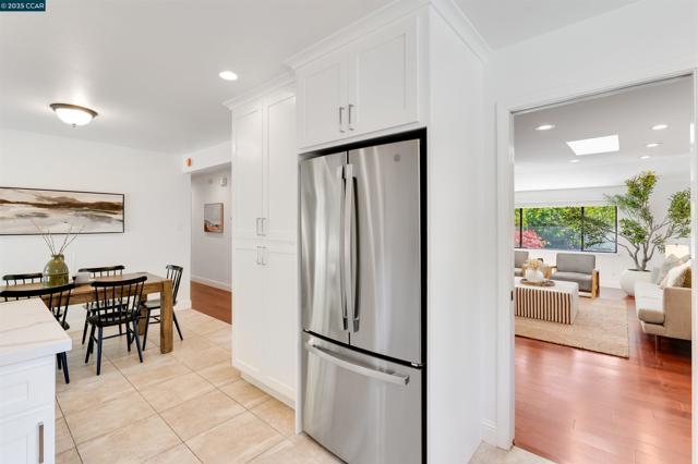 2424 San Miguel Dr, Walnut Creek CA: https://media.crmls.org/mediaz/4cc4530b-92b1-4f32-bb3a-e9bd4cb95d90.jpg