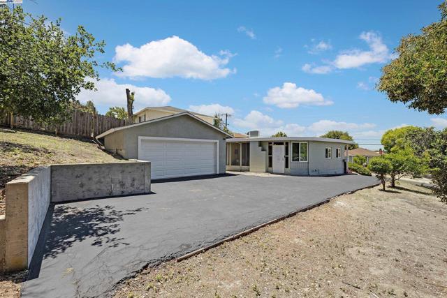 22756 Bayview Ave, Hayward CA: https://media.crmls.org/mediaz/4cc4f375-c654-4512-8c73-34f914a17fa9.jpg