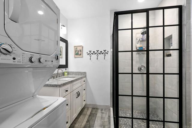19950 Elfin Forest Ln, Escondido CA: https://media.crmls.org/mediaz/4cc546d1-d824-4853-8d3d-b99349ed8d79.jpg