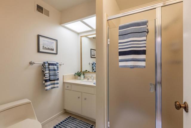 56 Skyline Crest Drive, Monterey CA: https://media.crmls.org/mediaz/4cc5b983-b5fb-48b8-8153-b95e6a9477f6.jpg