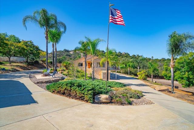 Detail Gallery Image 2 of 38 For 16996 Archie Moore Ring, Ramona,  CA 92065 - 4 Beds | 2/1 Baths