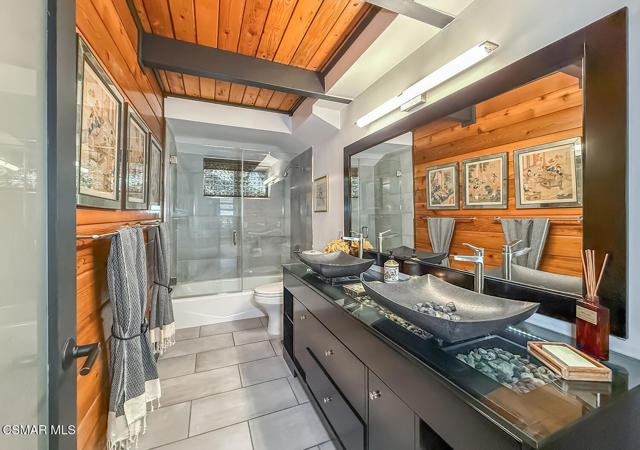 123 Lake Sherwood Drive, Lake Sherwood CA: https://media.crmls.org/mediaz/4cc733ce-b1fe-4b77-833f-2605c02bd9f3.jpg