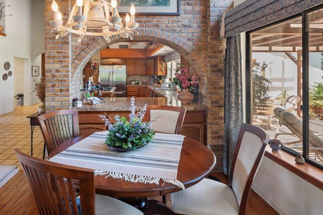 12982 Polvera Ct, San Diego CA: https://media.crmls.org/mediaz/4cc76f9e-7f08-4fc3-b03d-2f10349cb8e5.jpg